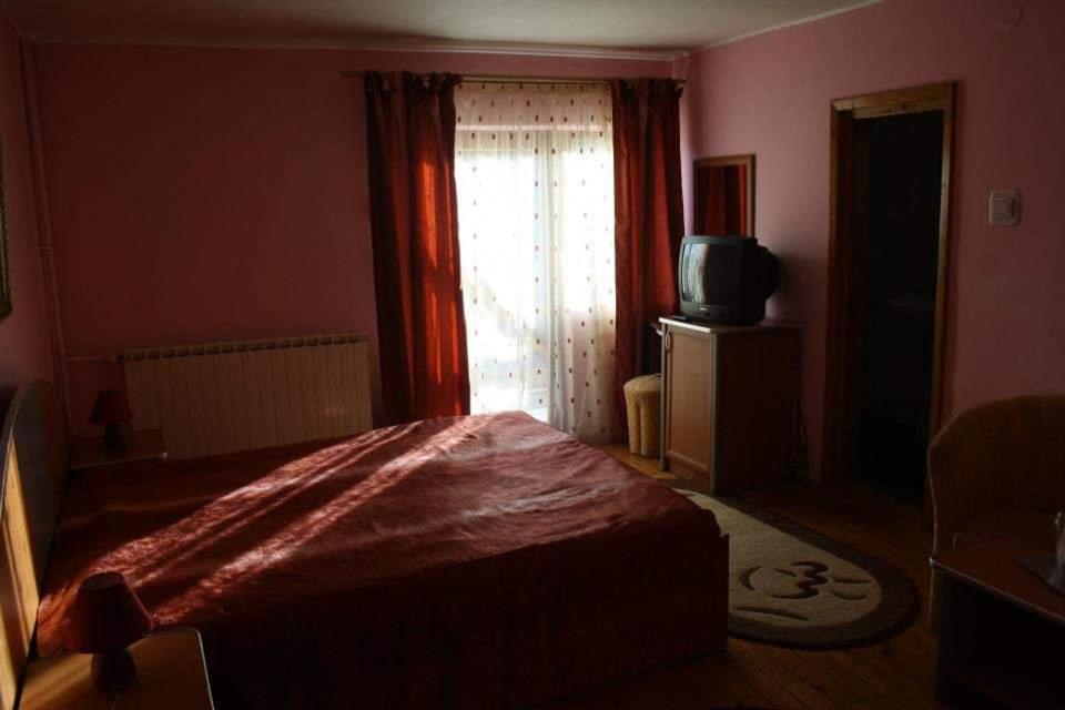Pensiunea Capra Neagra Busteni Exterior photo